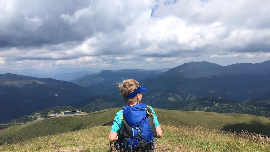 Gezondheidsklachten door houtkachels: Ties (10) krijgt last van zijn astma door rook