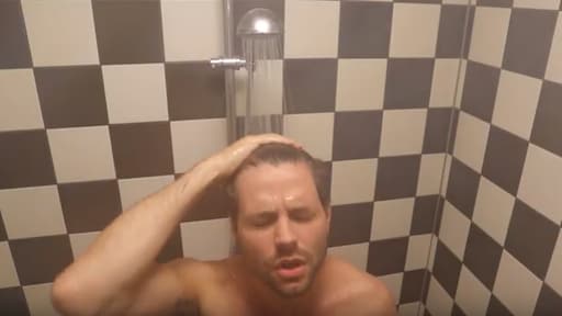 Video: Simon Keizer uit de kleren