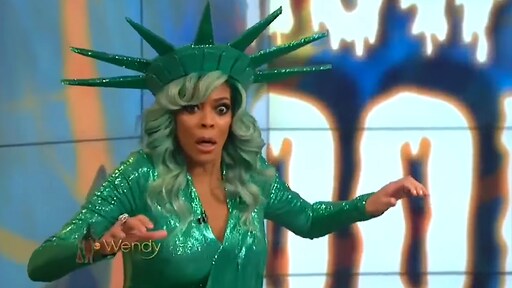 Video: Wendy Williams gaat van haar stokje tijdens liveshow