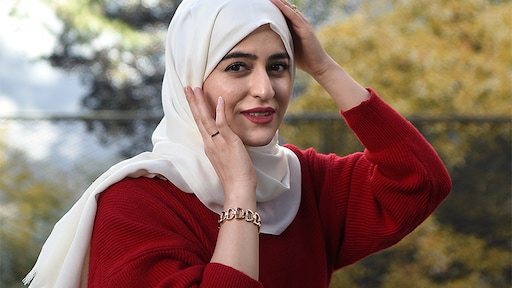 Politievrouw met hoofddoek blij met uitspraak college: 'Bevestiging is heel waardevol'