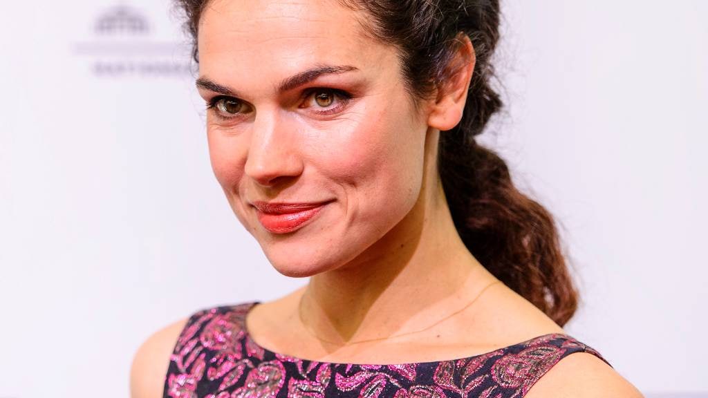 Anna Drijver en Frank Lammers in Netflixserie