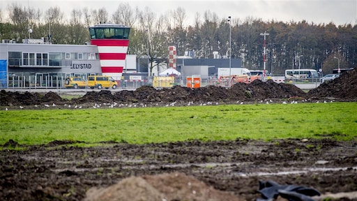 Minister verzint nieuw plan om Lelystad Airport op tijd te openen