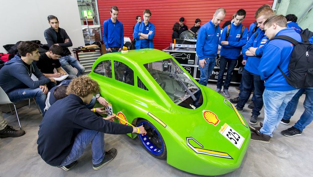Veel investeringen in zon en wind: Hoe groen is Shell eigenlijk?