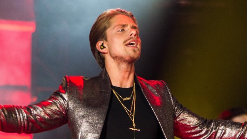 André Hazes geportretteerd met vader