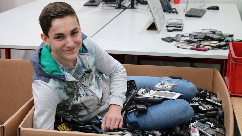 Jesse (14) overwon kanker en zamelde duizenden mobieltjes in voor lotgenoten