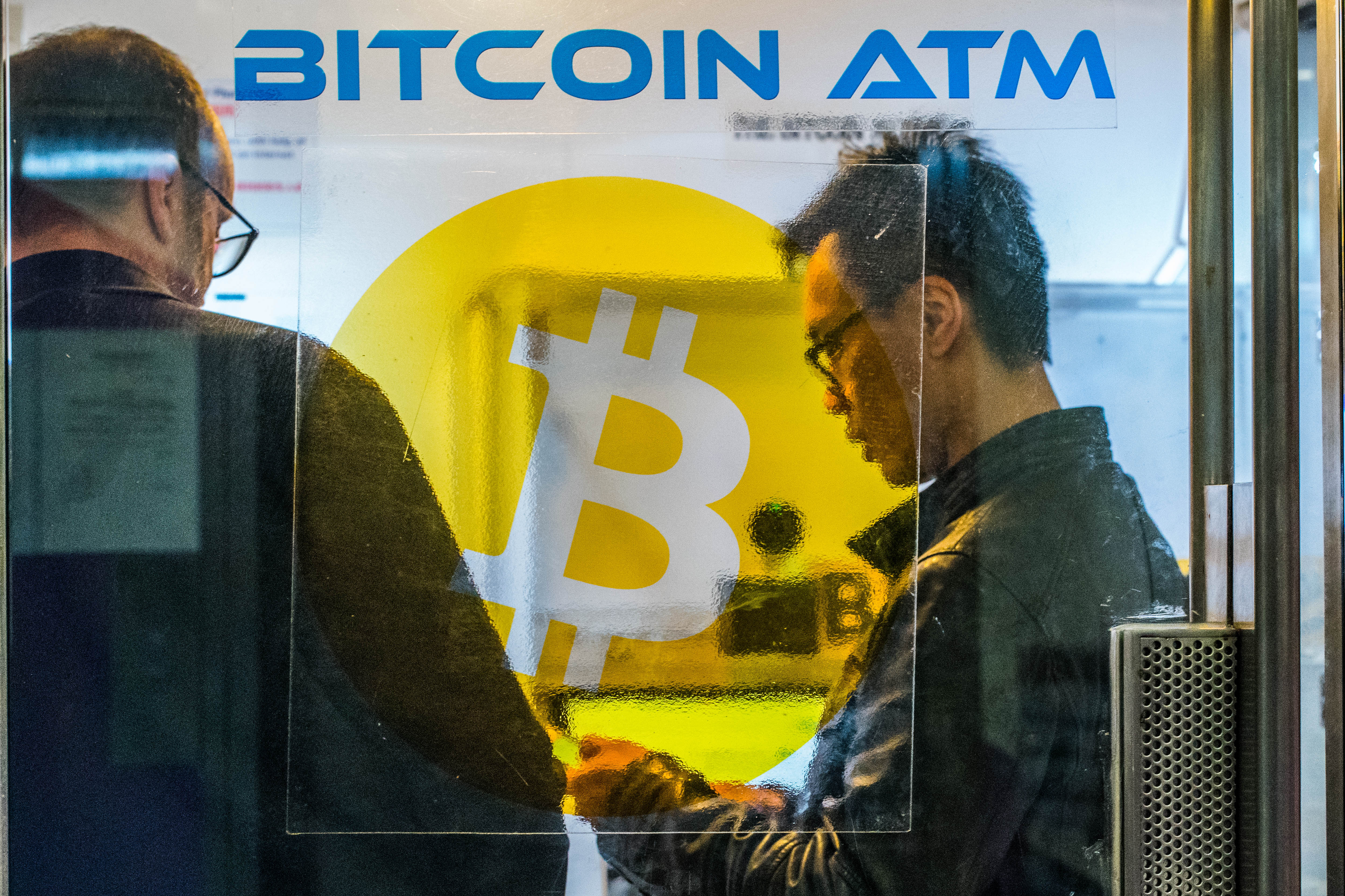 Man die al zijn bezit in bitcoin stak, blijft optimistisch na koersval