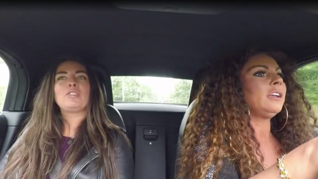 Hysterische Michella Kox veroorzaakt chaos op de weg