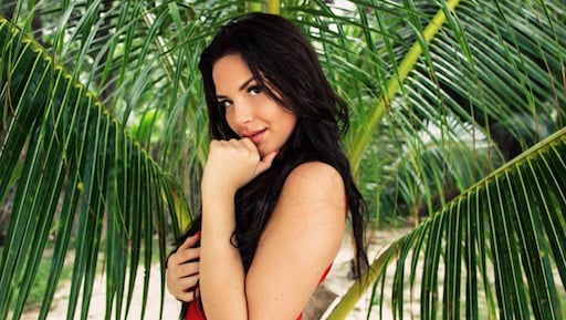 Deze sexy Temptation verleidster vervangt Yana