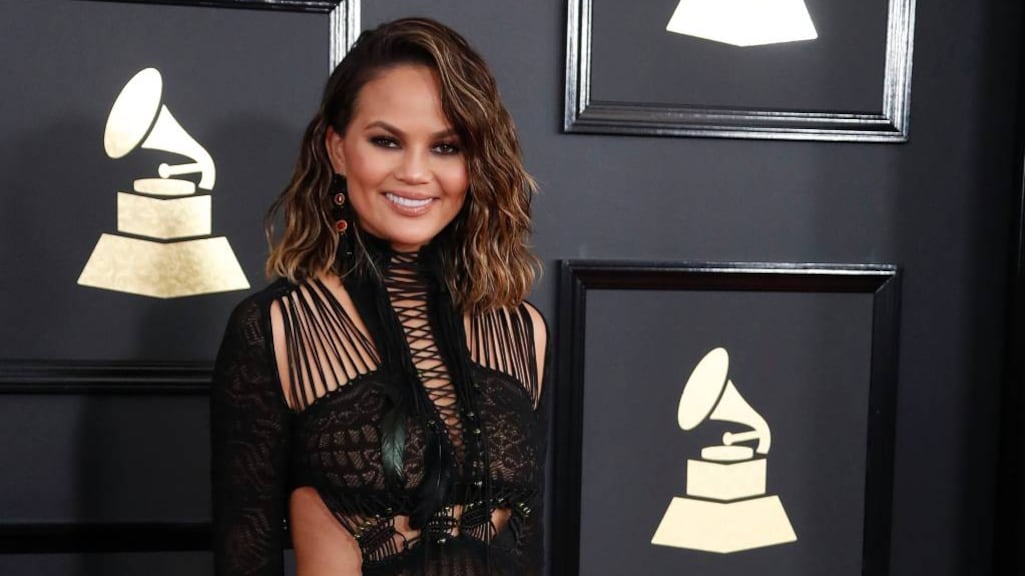 Chrissy Teigen: 'Ik zit niet lekker in mijn vel'