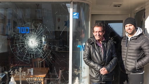 Eigenaar aangevallen Joods restaurant: 'Hoezo, geen motief? Elke keer zijn wij het slachtoffer'