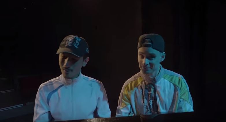 Jisk (34) gaat viral met happy hardcore op de piano: 'Ik hou van klassiek én hardstyle'