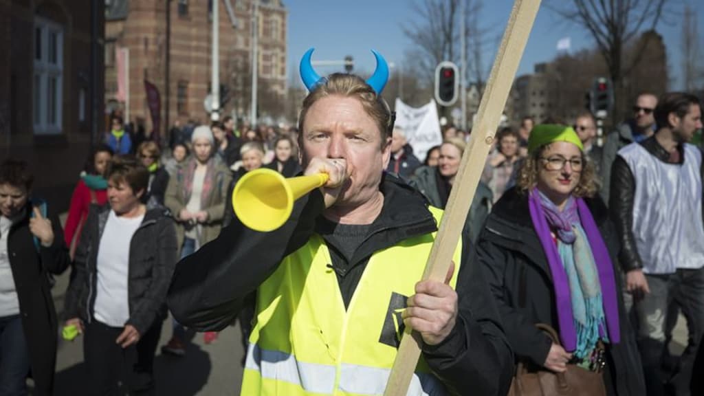 Wéér een staking, maar ouders blijven leraren steunen