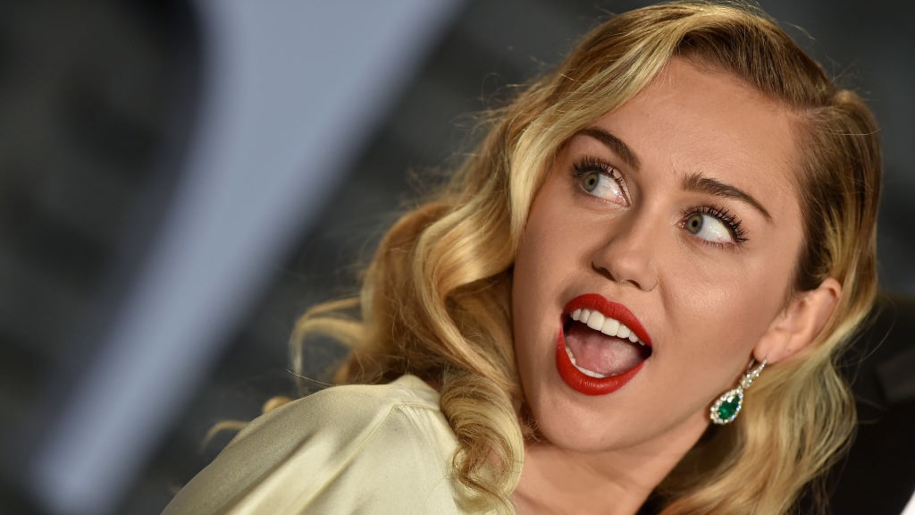Miley Cyrus zoent met ex-vrouw Brody Jenner