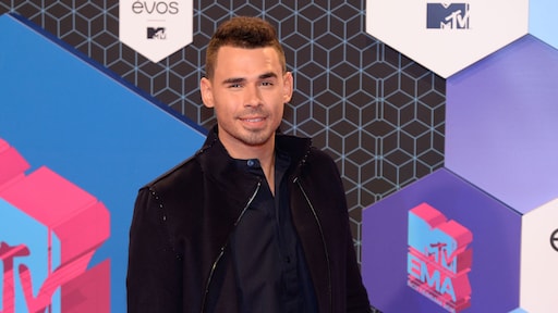 Cute: oma Afrojack geniet intens van Tomorrowland