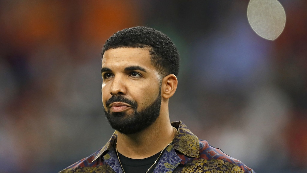 Drake bidt voor slachtoffers Astroworld: 'Mijn hart is gebroken'