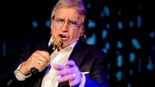 Emotioneel afscheid zanger Lee Towers van marathon Rotterdam