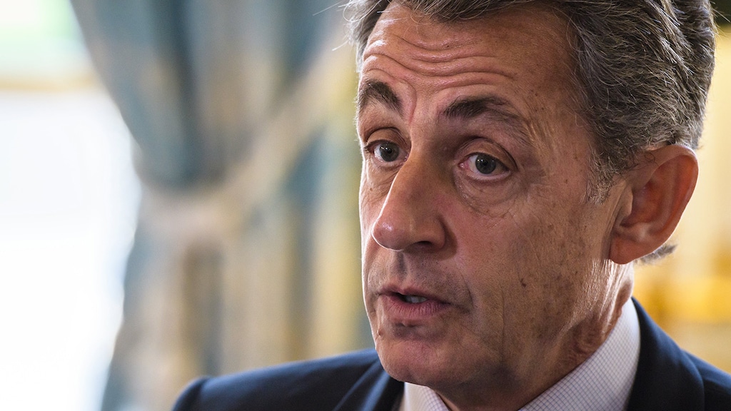 Franse oud-president Sarkozy opgepakt 'om illegaal campagnegeld'