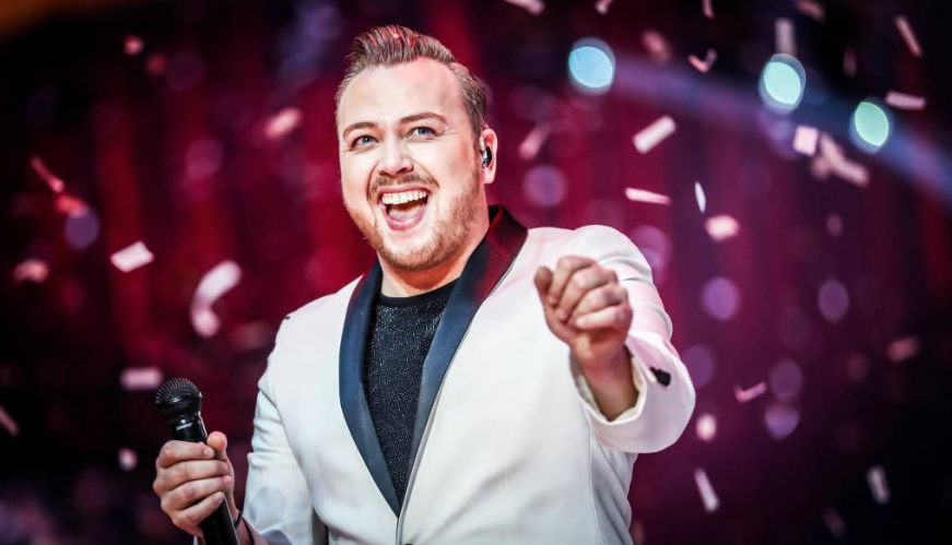 Jamai gaat op clubtour