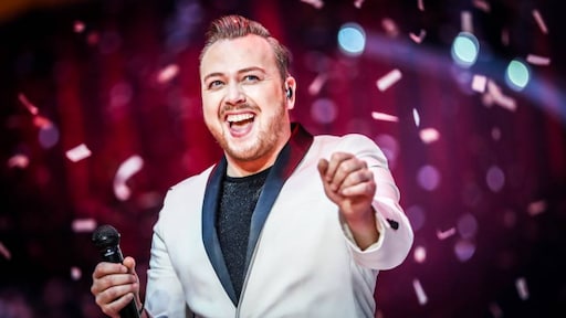 Jamai gaat op clubtour