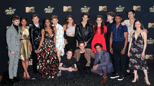 13 Reasons Why-cast helpt je alvast seizoen 2 door