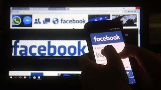 Omstreden databedrijf Cambridge Analytica stopt na Facebookschandaal