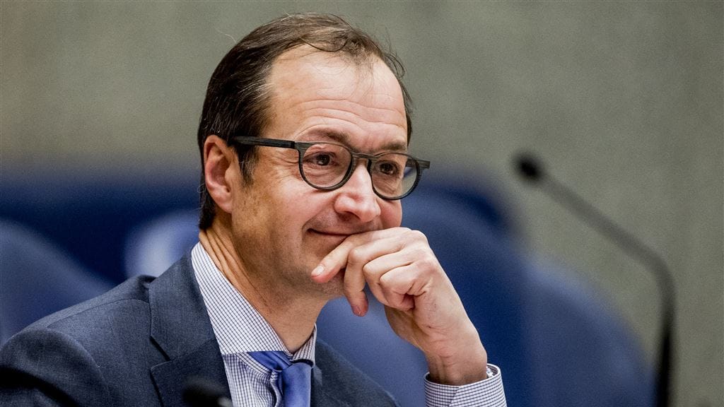 Minister Wiebes over compensatie NAM: 'Voelt heel verkeerd, maar moet wel'