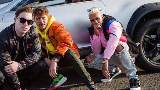 Hardwell, Lil Kleine, Bizzey en Chivv bouwen feestje