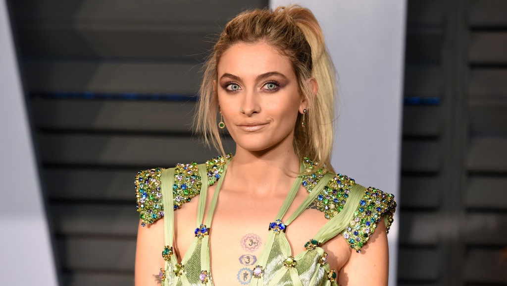 Cara Delevingne verrast Paris Jackson