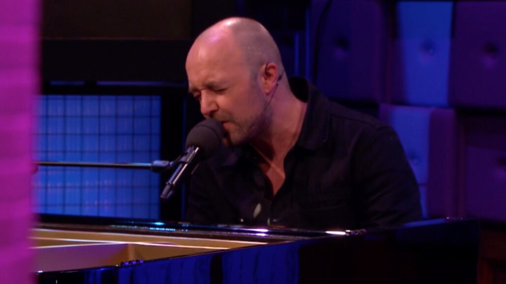 Niels Geusebroek doet prachtige cover van Coldplay