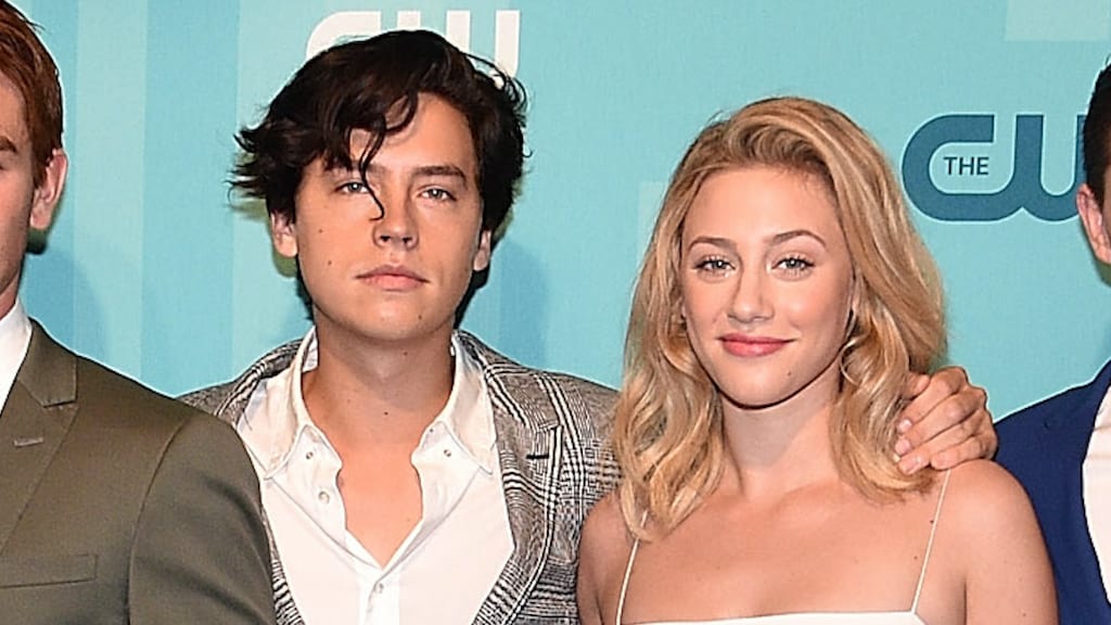 Bevestigen Riverdale's Jughead en Betty hun relatie?
