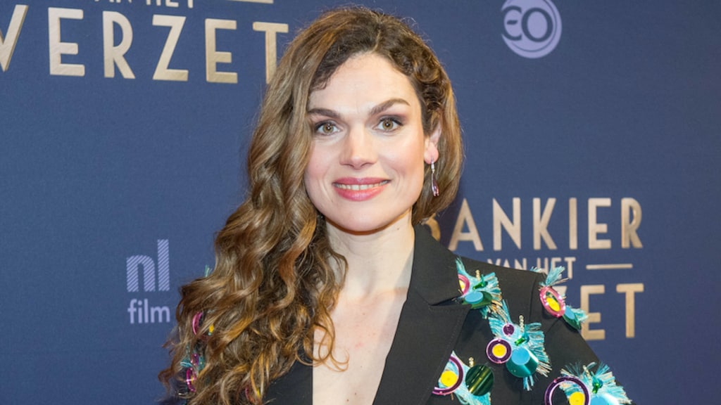 Anna Drijver in zonnig Cannes