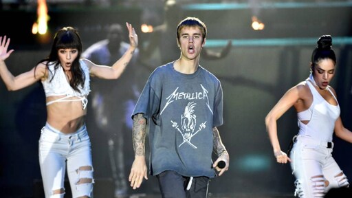 Justin Bieber geeft man een klap voor zijn gezicht