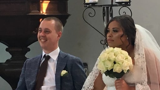 Utopia-diva Ramona Kooij in tranen op eigen bruiloft