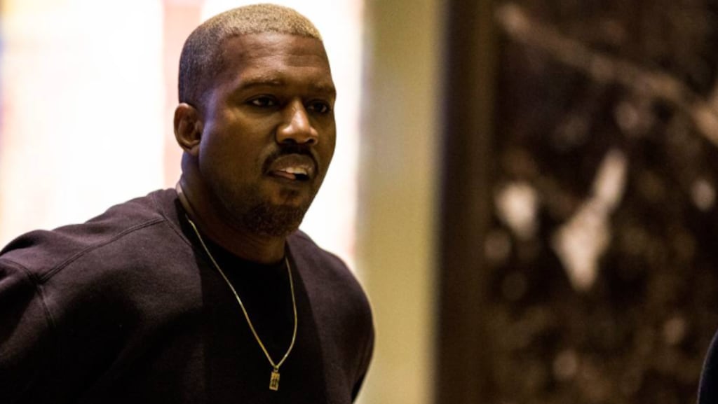 Kanye West krijgt Tesla cadeau van Elon Musk