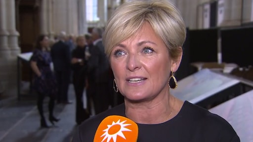 Caroline Tensen schoot vol na krijgen lintje