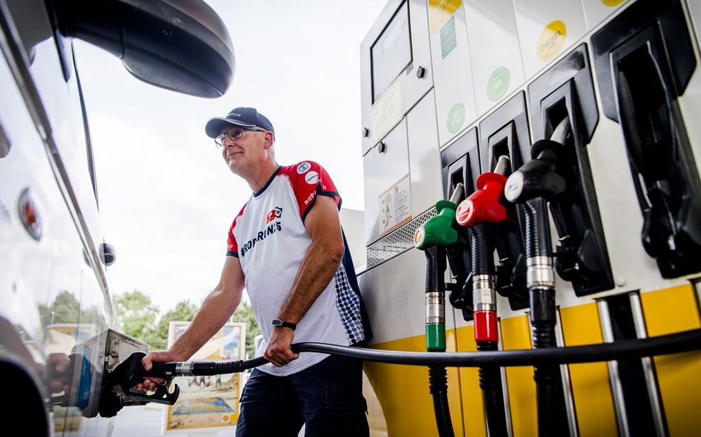 Benzineprijs in tijden niet zo laag: zoek hier de goedkoopste pomp