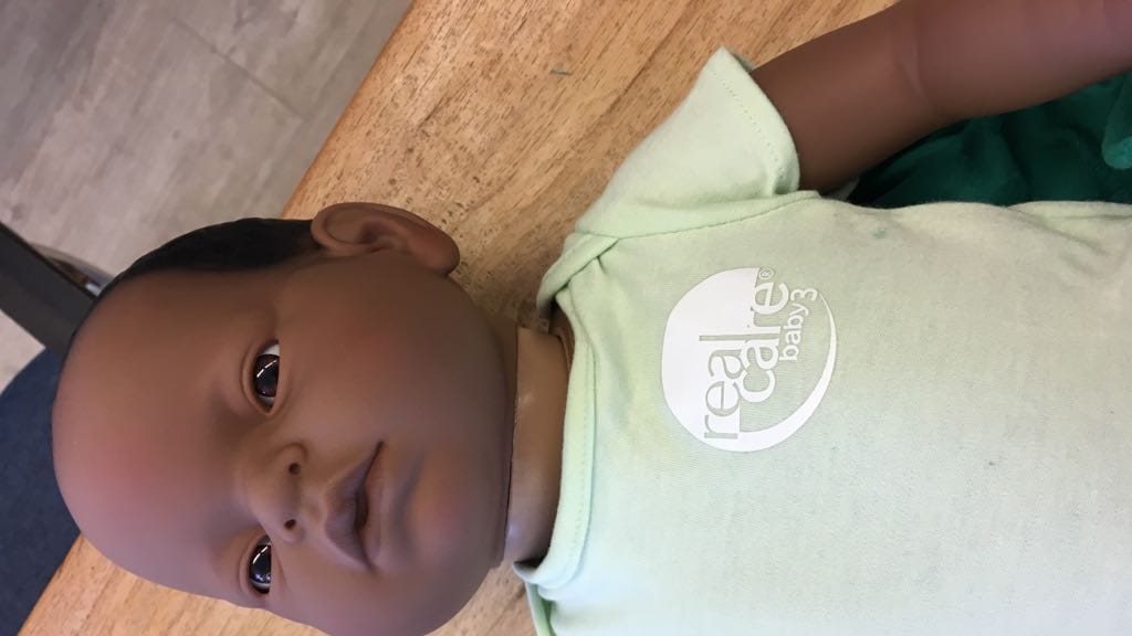 Jeugdzorg experimenteert met robotbaby na uithuisplaatsing