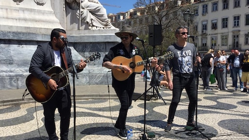 Waylon live op straat in Lissabon