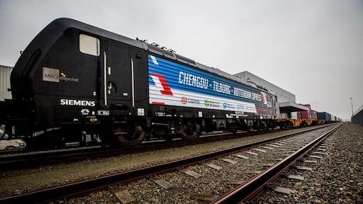 Drie keer per week rijdt deze goederentrein van Tilburg naar China