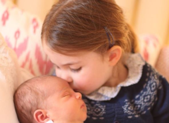 Kate en William delen eerste foto's van week oude prins Louis
