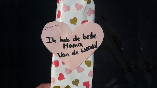 Verloren moederdagcadeau via Facebook terug bij kleine Thomas: 'Zo blij dat ik kon helpen'