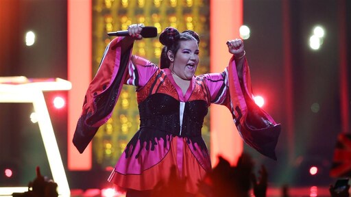 Israël wint songfestival, Waylon wordt achttiende