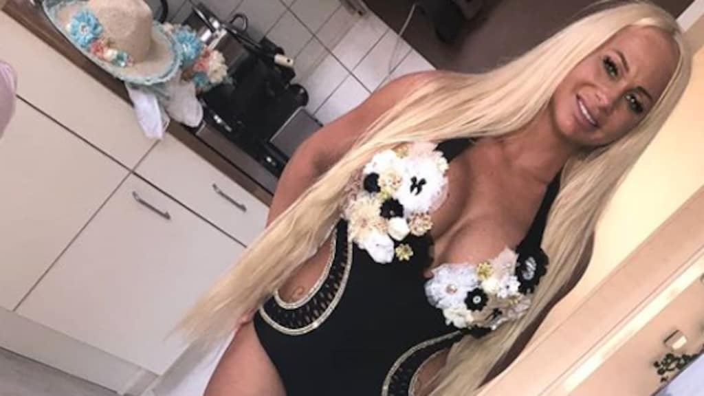 Woedende Barbie helemaal klaar met 'vieze huichelaars'