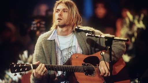Kapotgeslagen gitaar Nirvana-bandlid Kurt Cobain levert 100.000 dollar op