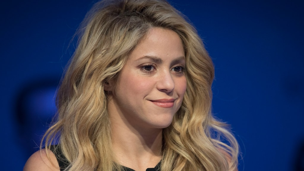 Shakira schudt de billen los