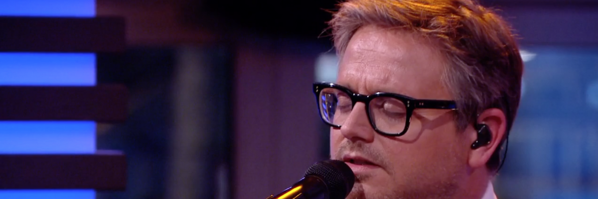 Guus Meeuwis zorgt voor brok in je keel met Toen Ik Je Zag | RTL