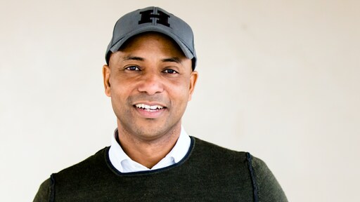 Humberto Tan verlengt contract bij RTL