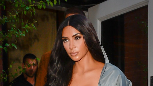 ZIEN: Kim Kardashian ondergaat transformatie