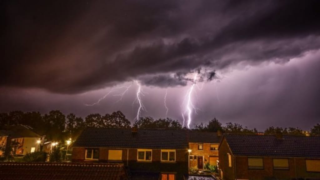 Is er onweer op komst? Dan moet je dit absoluut (niet) doen