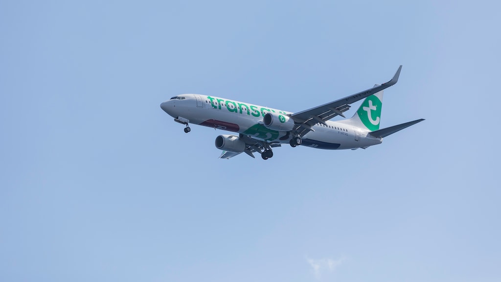 Transavia-toestel maakt noodlanding om stinkende man: 'Mensen moesten overgeven'